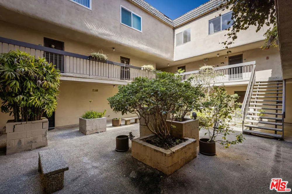 335 Adams Street #222 Glendale, CA 91206