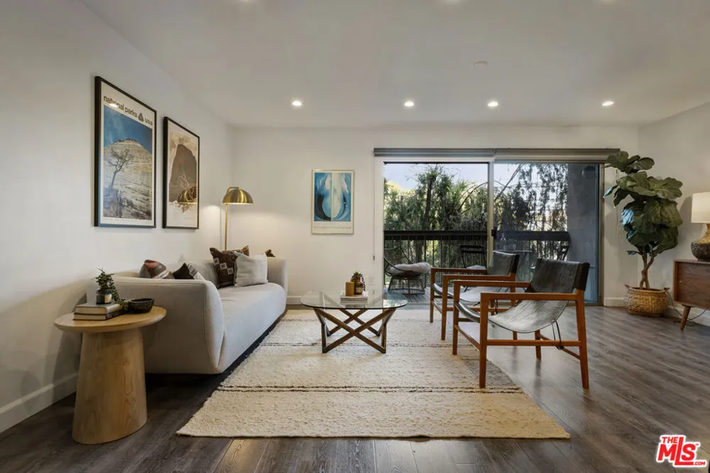 335 Adams Street #222 Glendale, CA 91206