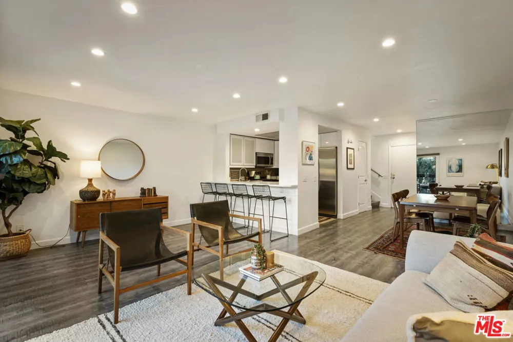 335 Adams Street #222 Glendale, CA 91206