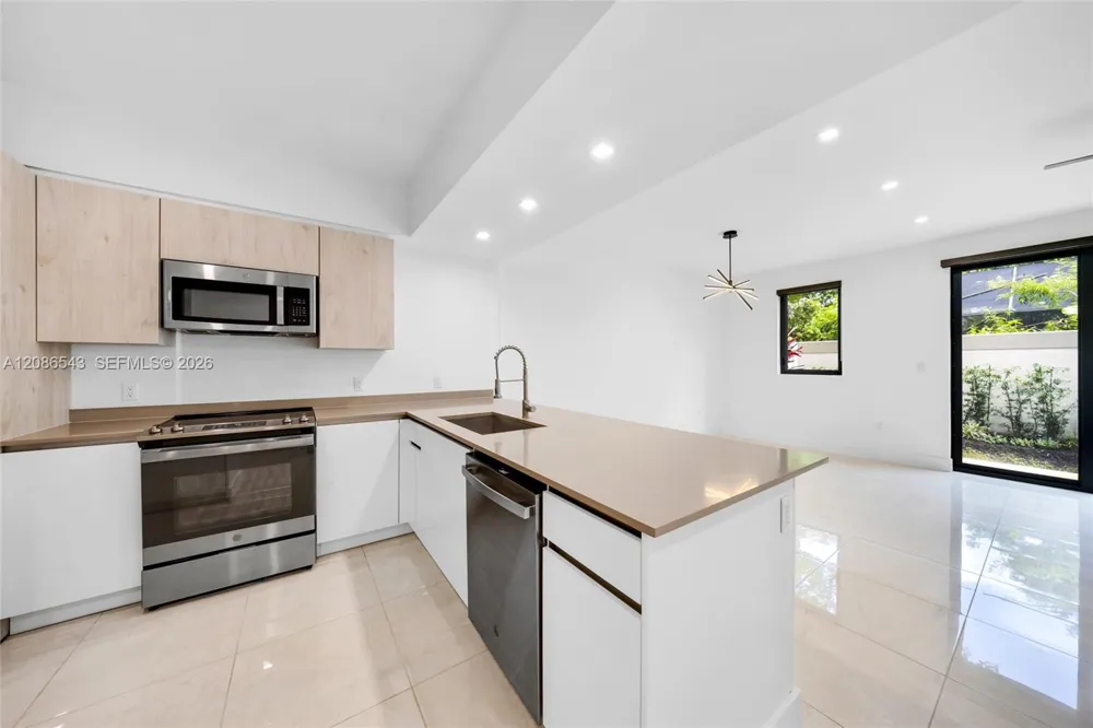 4133 Oak Pl Dania Beach, FL 33314