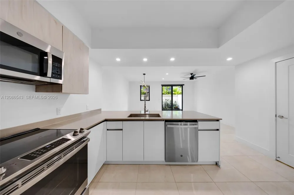 4133 Oak Pl Dania Beach, FL 33314