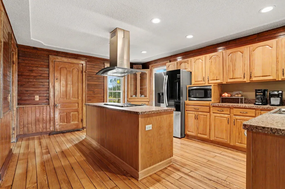 12200 North Avenue Bellevue, MI 49021