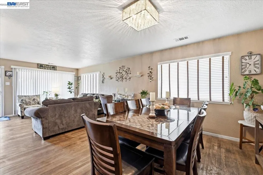 14474 Locust St San Leandro, CA 94579