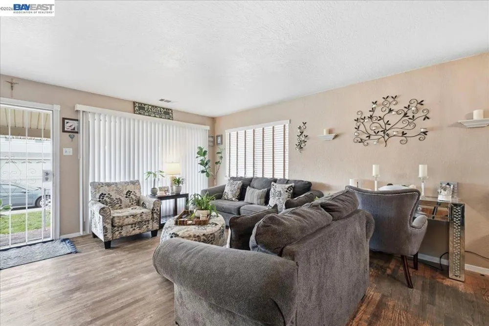14474 Locust St San Leandro, CA 94579