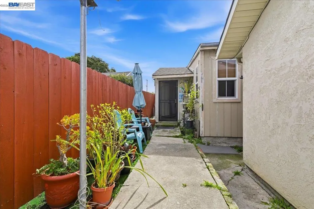 14474 Locust St San Leandro, CA 94579