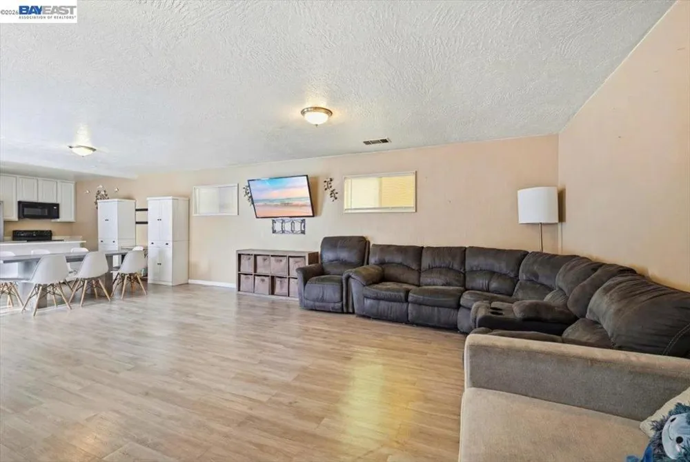 14474 Locust St San Leandro, CA 94579