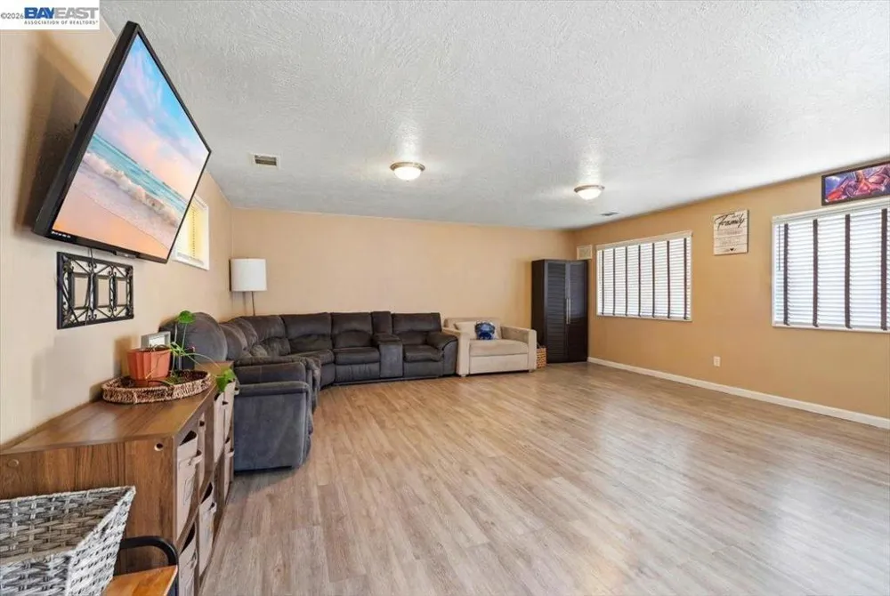 14474 Locust St San Leandro, CA 94579