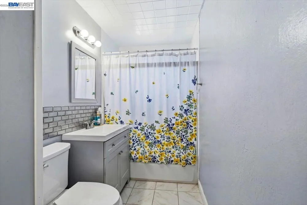 14474 Locust St San Leandro, CA 94579