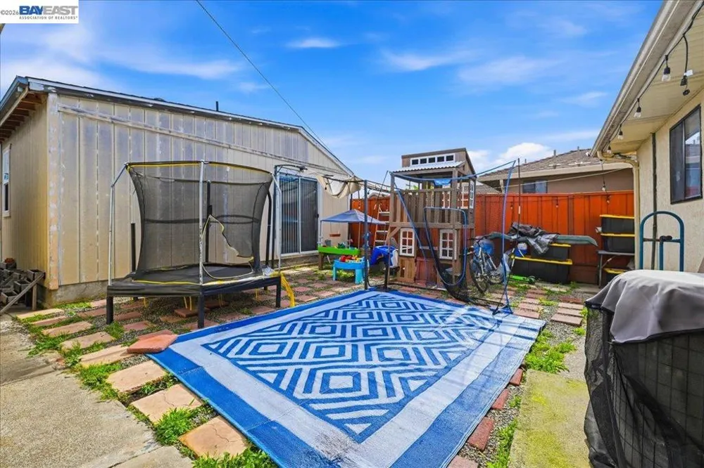 14474 Locust St San Leandro, CA 94579