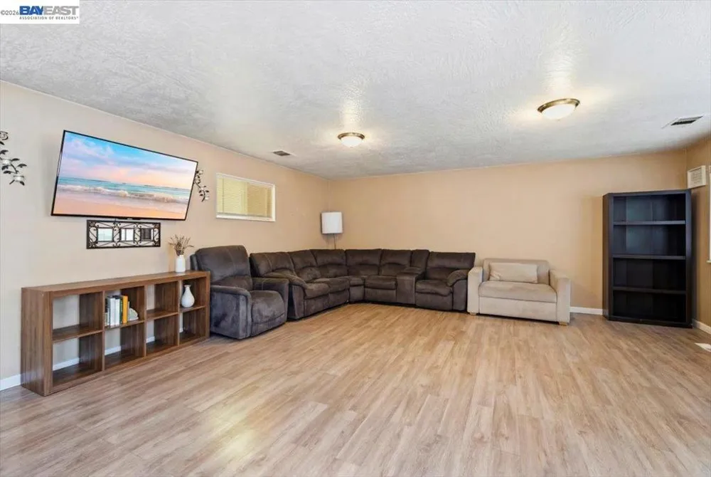 14474 Locust St San Leandro, CA 94579