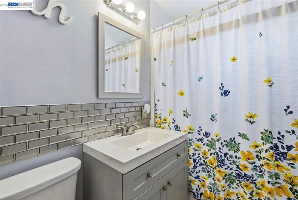 14474 Locust St San Leandro, CA 94579