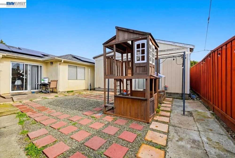 14474 Locust St San Leandro, CA 94579