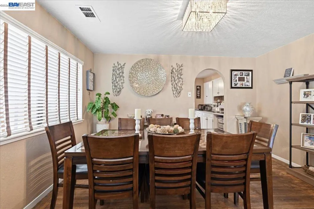 14474 Locust St San Leandro, CA 94579