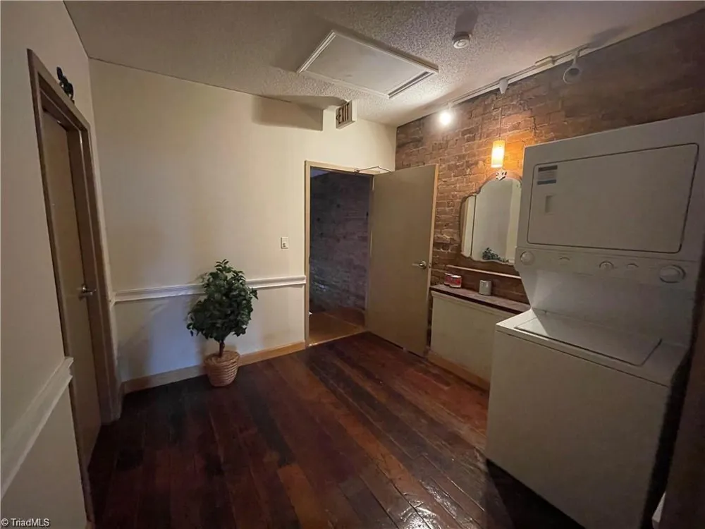 105 Main Street Elkin, NC 28621