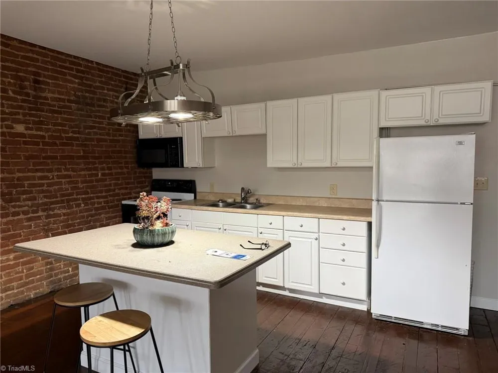 105 Main Street Elkin, NC 28621