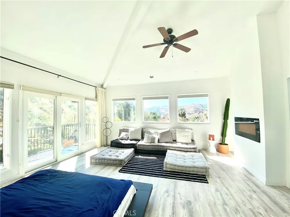 43 Flintlock Lane Bell Canyon, CA 91307