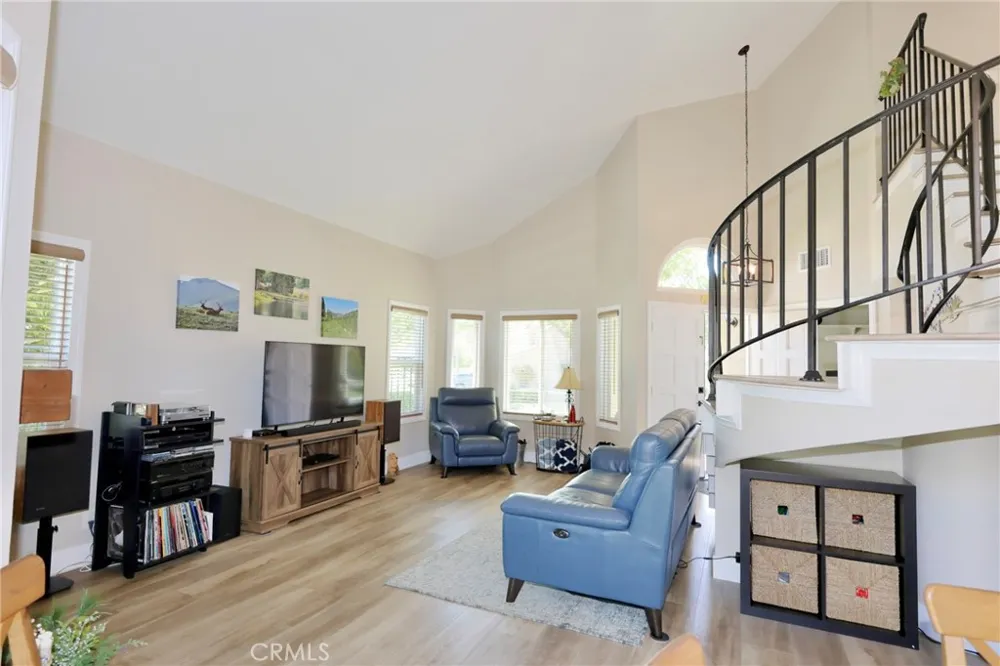 6041 E Queens Drive Anaheim Hills, CA 92807