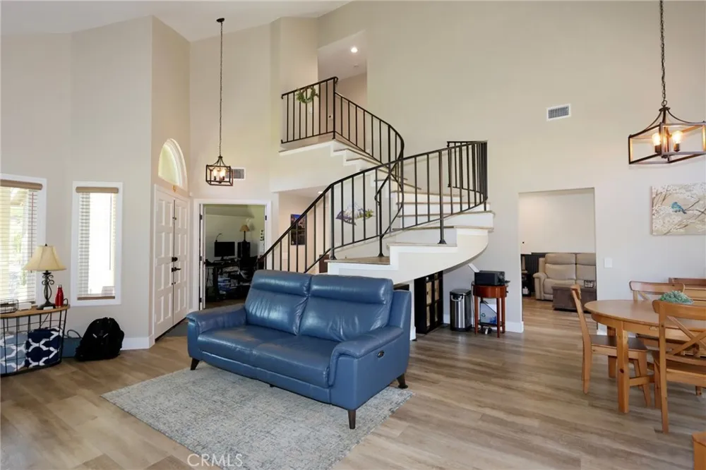 6041 E Queens Drive Anaheim Hills, CA 92807
