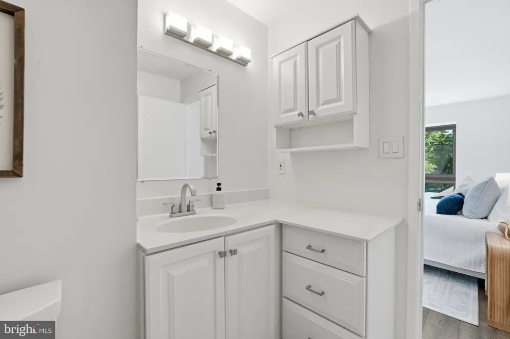 11559 ROLLING GREEN COURT #300 Reston, VA 20191