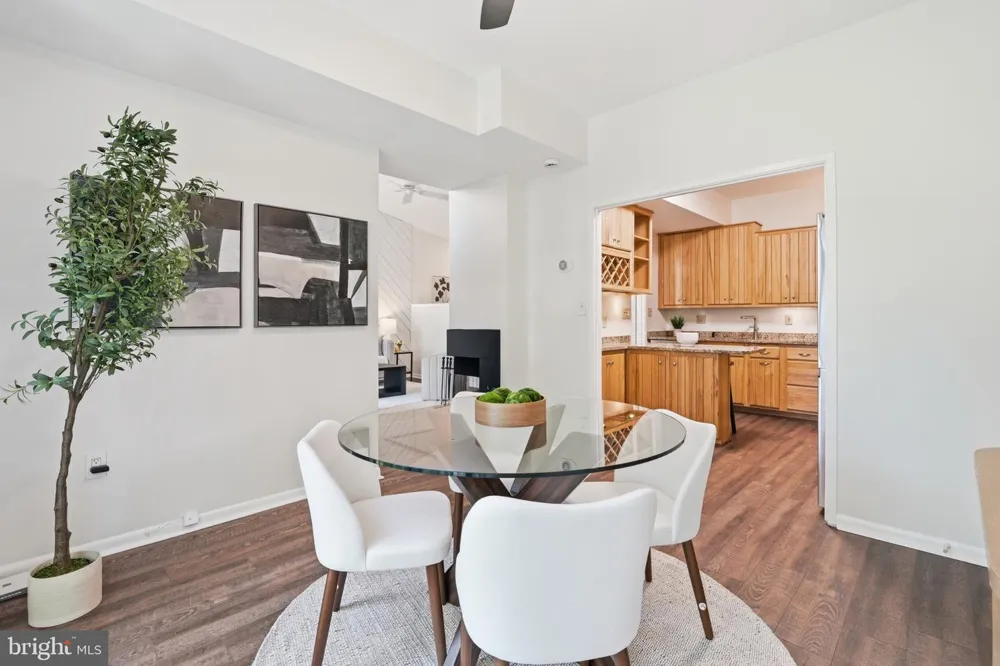 11559 ROLLING GREEN COURT #300 Reston, VA 20191
