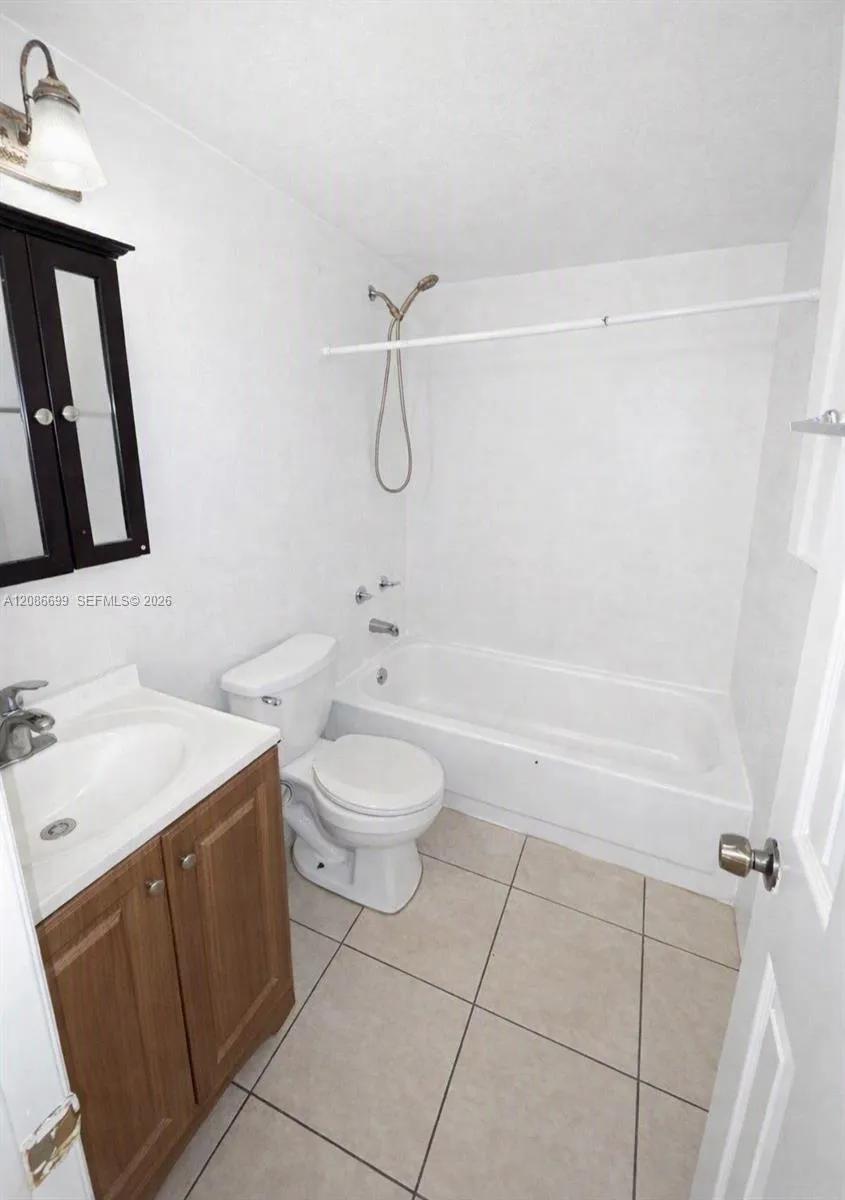 95 NE 41st St #K155 Oakland Park, FL 33334
