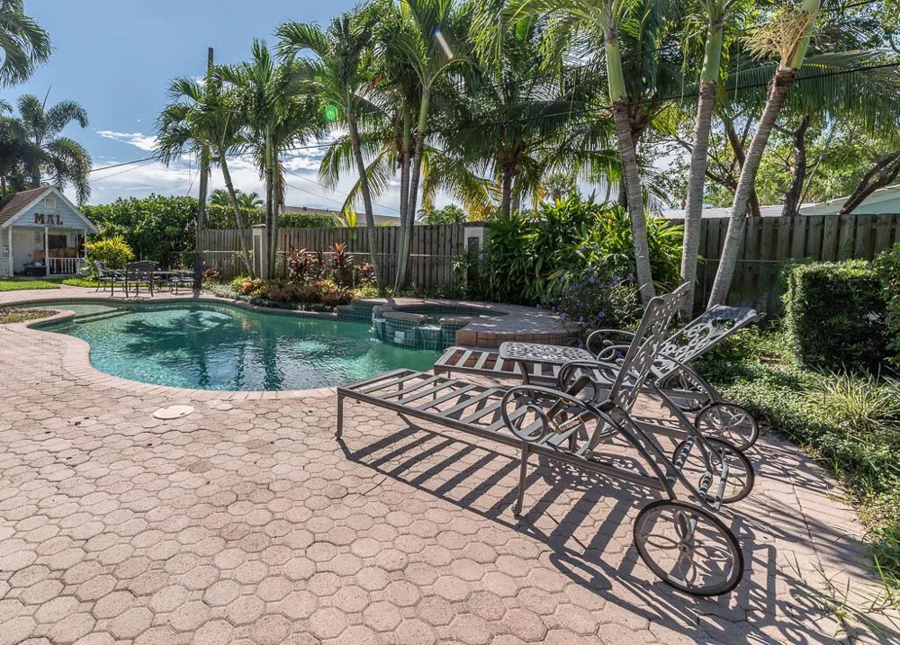 810 SW 3rd Street Boca Raton, FL 33486
