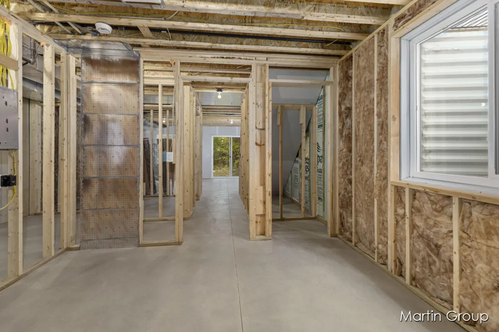 2240 Watertown Way NE Grand Rapids, MI 49505