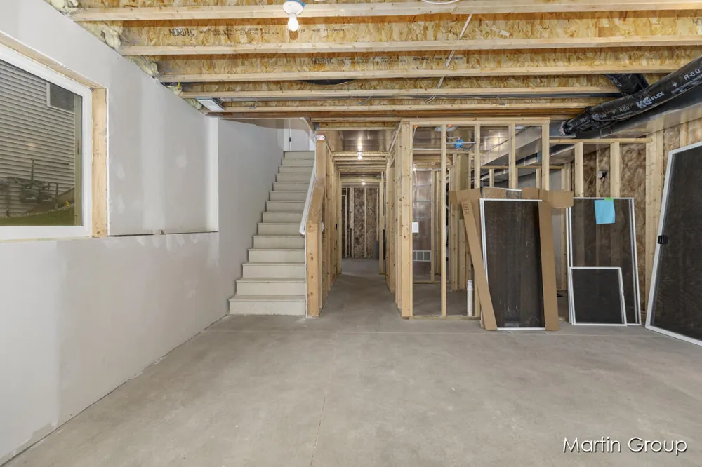 2240 Watertown Way NE Grand Rapids, MI 49505
