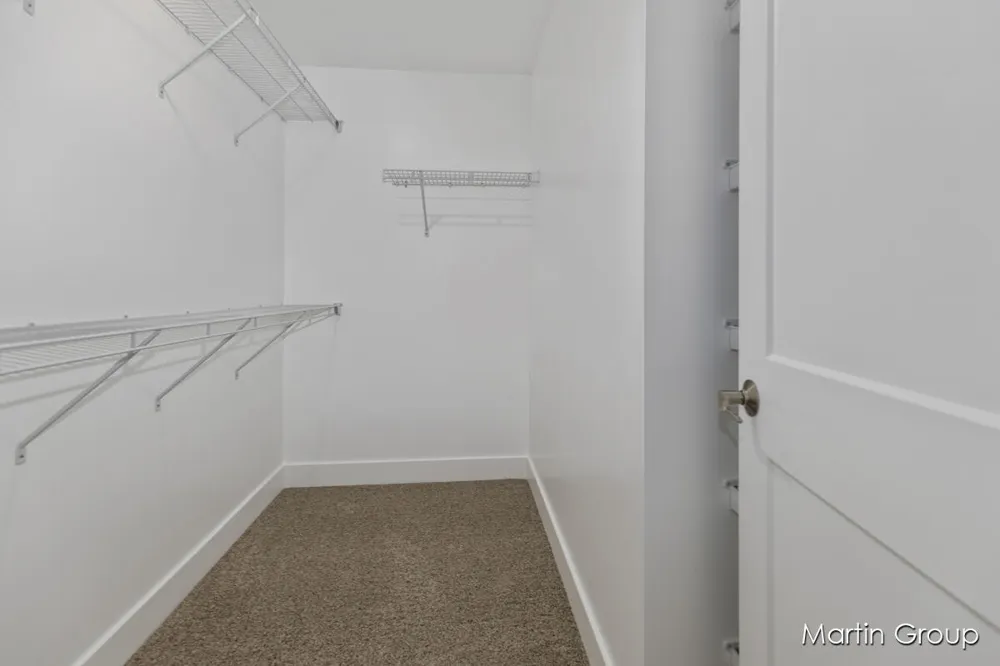 2240 Watertown Way NE Grand Rapids, MI 49505
