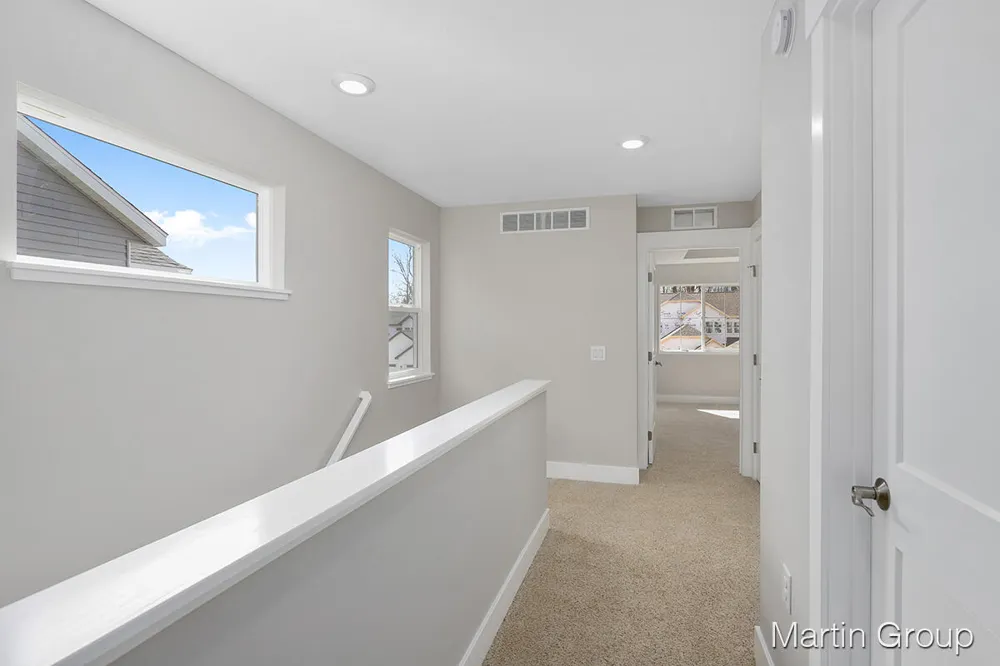 2240 Watertown Way NE Grand Rapids, MI 49505