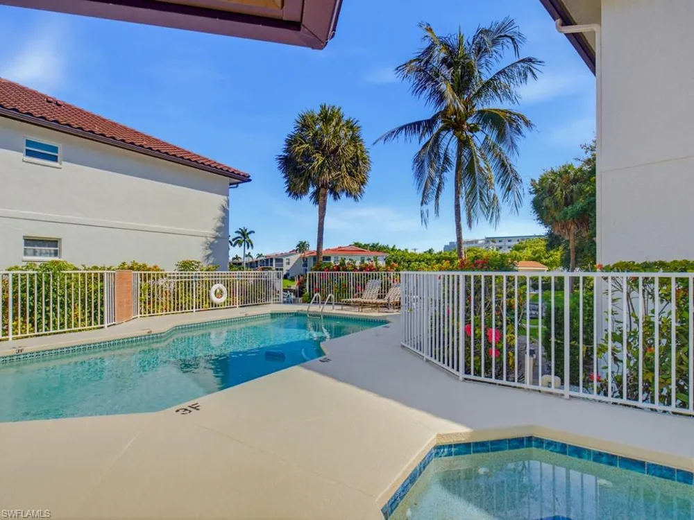 1105 Gayer Way #202 Marco Island, FL 34145