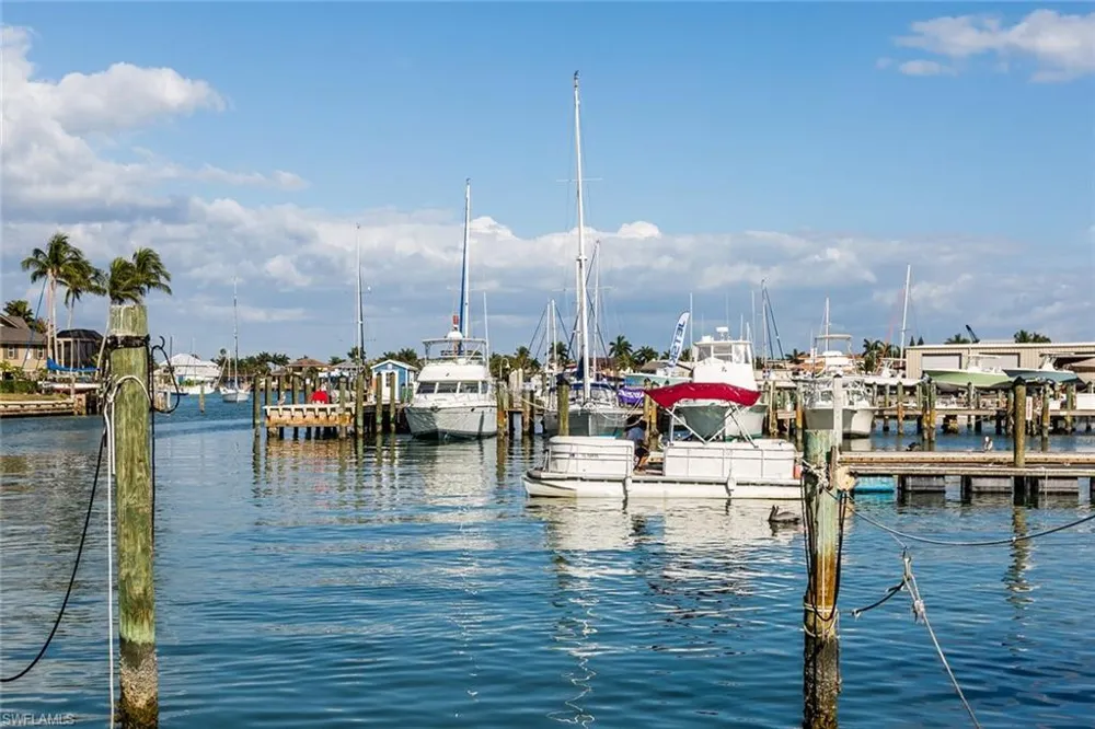 1105 Gayer Way #202 Marco Island, FL 34145