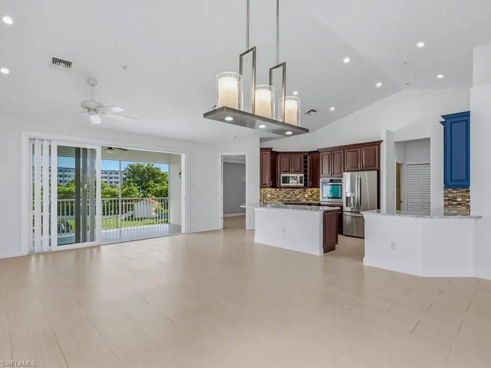 1105 Gayer Way #202 Marco Island, FL 34145