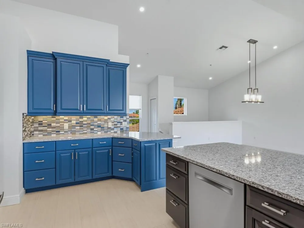 1105 Gayer Way #202 Marco Island, FL 34145