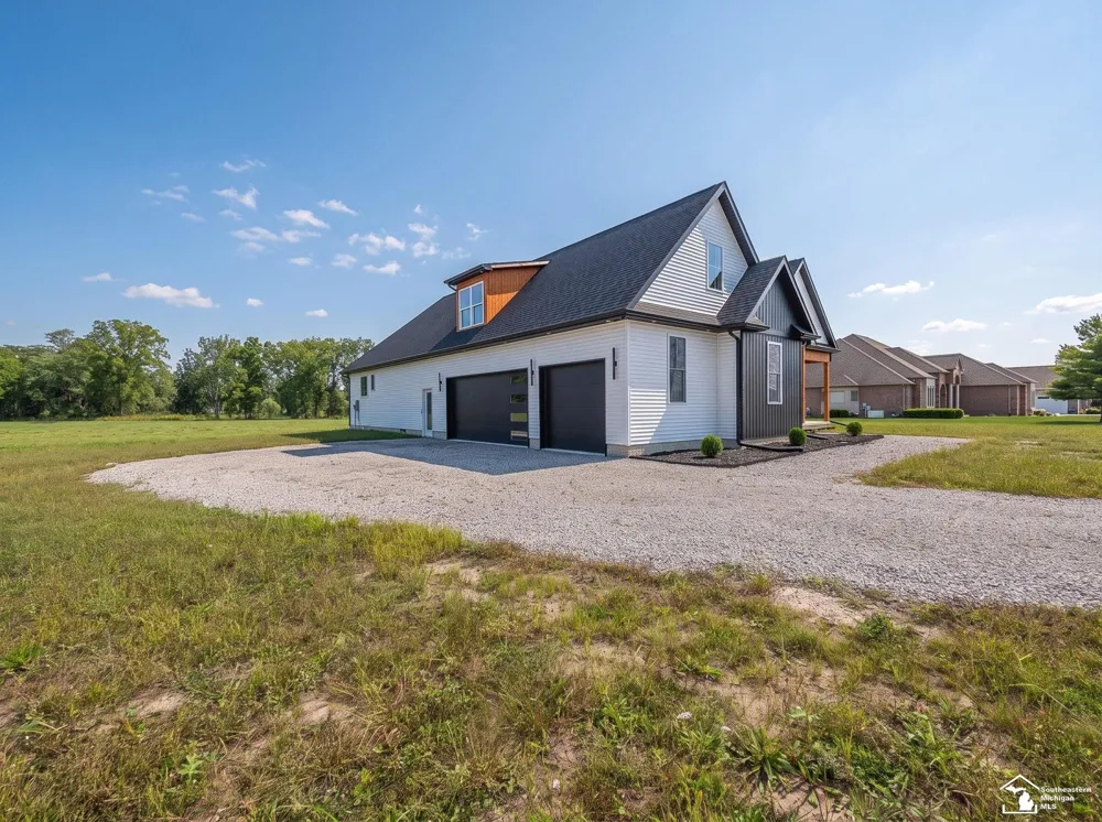 2706 S Custer Road Monroe Charter Township, MI 48161