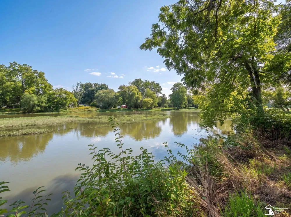 2706 S Custer Road Monroe Charter Township, MI 48161
