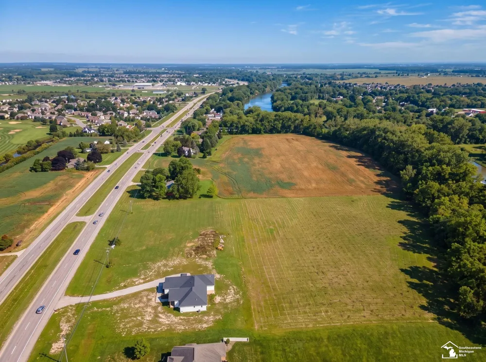 2706 S Custer Road Monroe Charter Township, MI 48161