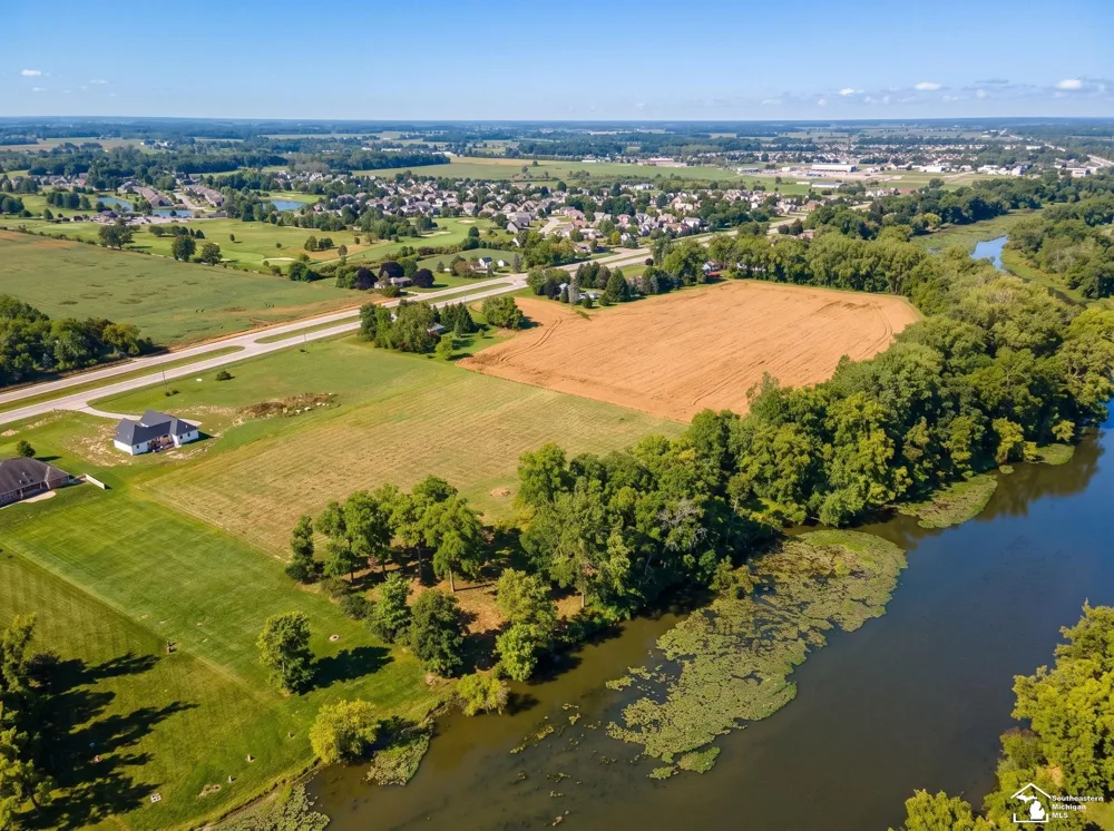 2706 S Custer Road Monroe Charter Township, MI 48161