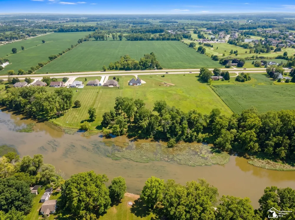 2706 S Custer Road Monroe Charter Township, MI 48161