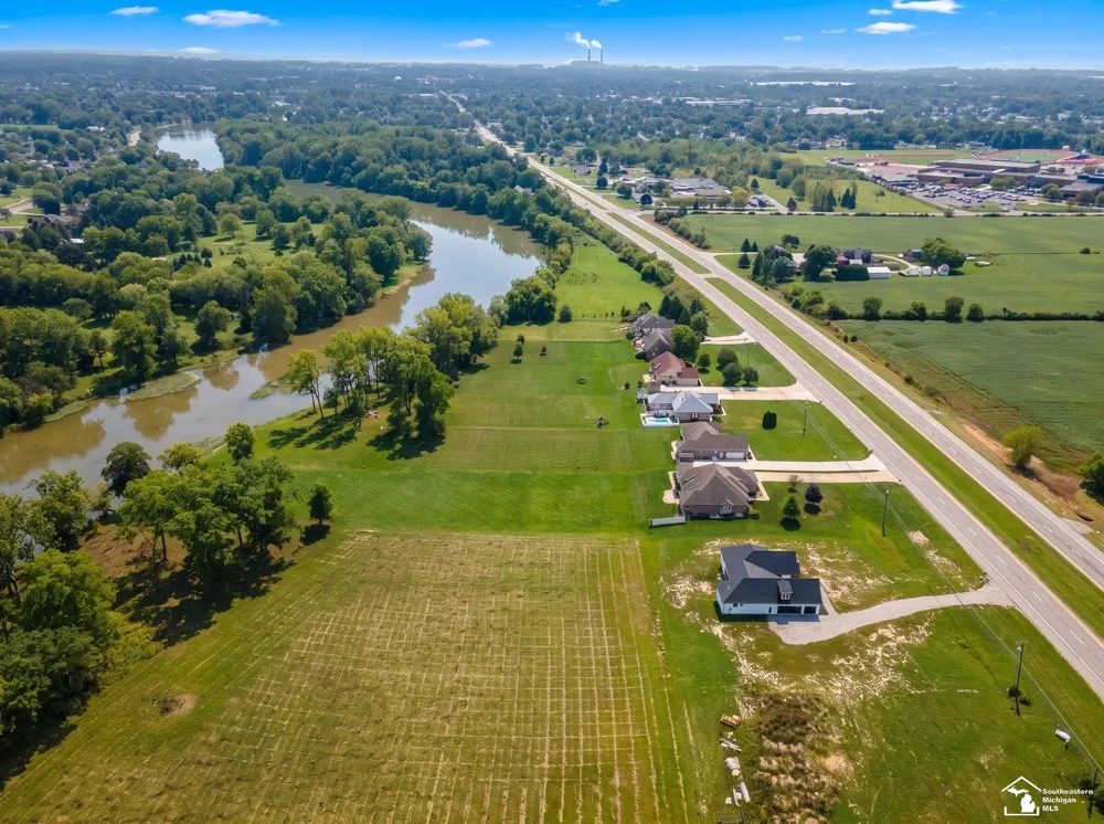 2706 S Custer Road Monroe Charter Township, MI 48161