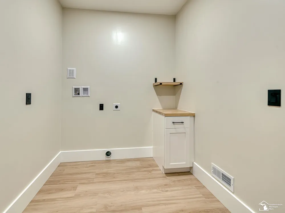 2706 S Custer Road Monroe Charter Township, MI 48161