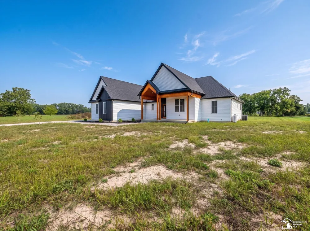 2706 S Custer Road Monroe Charter Township, MI 48161