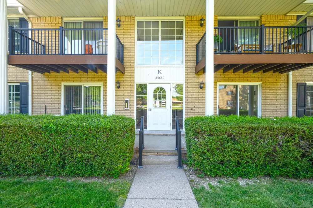 34680 Huntley Drive Sterling Heights City, MI 48312