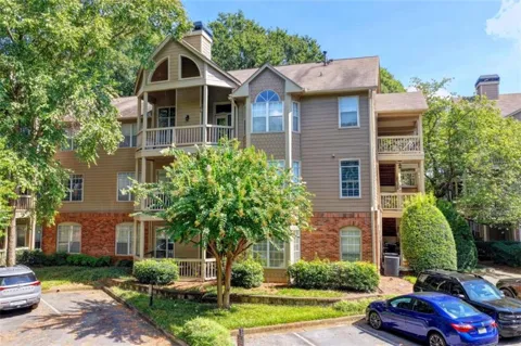 1303 McGill Park Avenue NE #1303