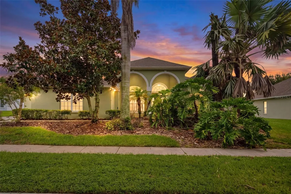 2806 SPINNING SILK COURT Kissimmee, FL 34747