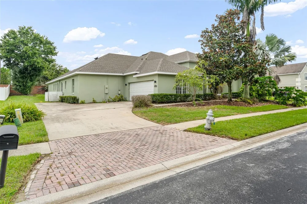 2806 SPINNING SILK COURT Kissimmee, FL 34747