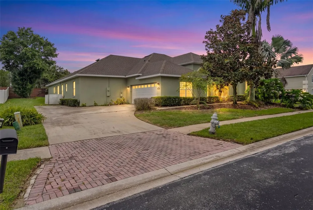 2806 SPINNING SILK COURT Kissimmee, FL 34747