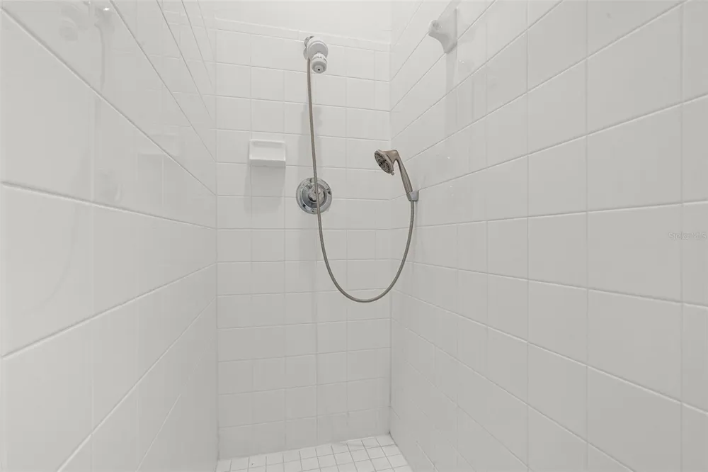 2806 SPINNING SILK COURT Kissimmee, FL 34747