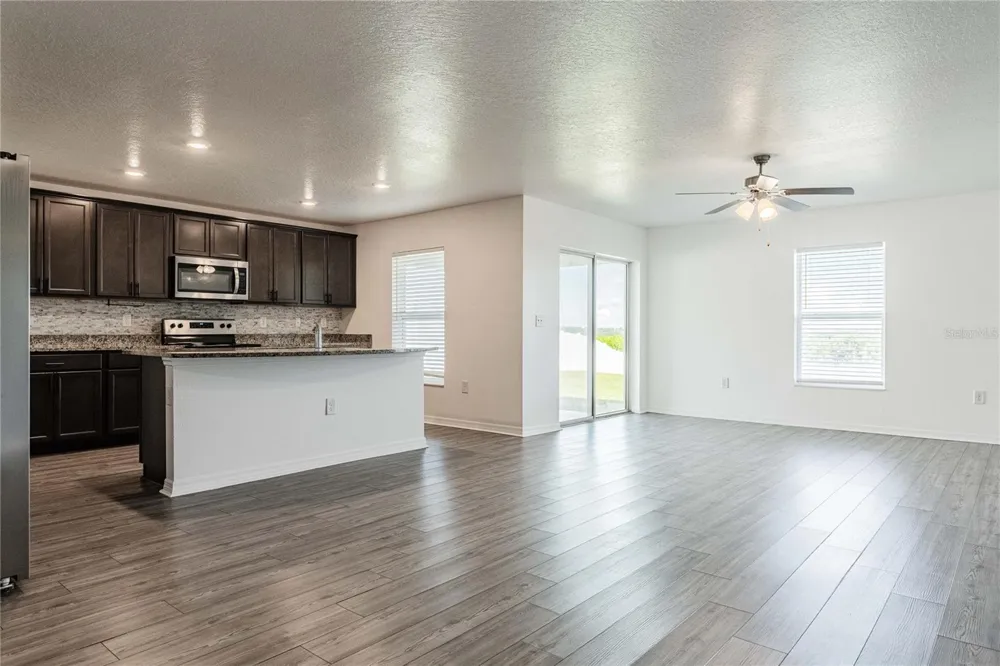 2021 AMBER SWEET CIRCLE Dundee, FL 33838