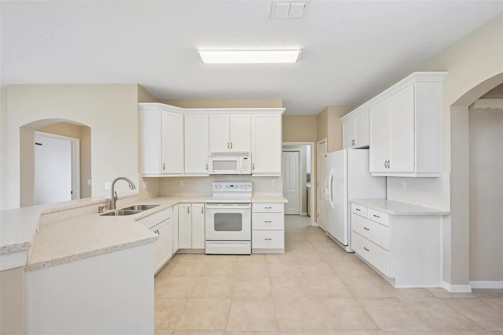 1933 INVERNESS GREENS DRIVE Sun City Center, FL 33573